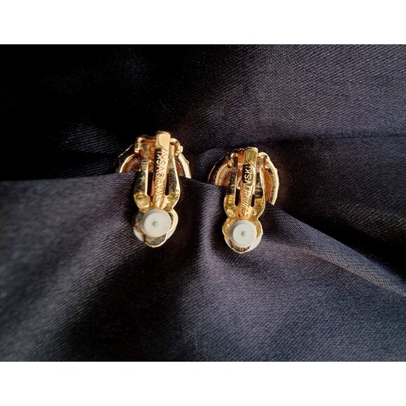 Vintage SWAROVSKI Teardrop Crystal Rhinestones Clear White and Gold Clip Earring - Picture 7 of 9